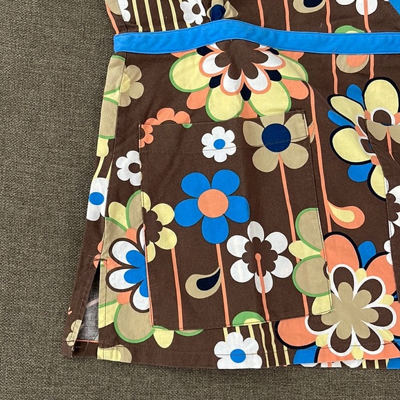 💰3 items for $25 🏷 Koi by Kathy Peterson Katelyn Mock Wrap Top fits like an XS - Picture 5 of 11